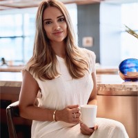 Anna Fullick