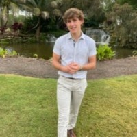 Connor Lom