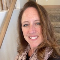Pamela Thies, Pe
