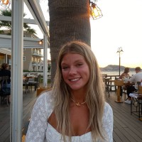 Luna Van Esveld