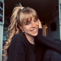 sian Holmes