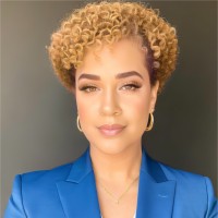 Ivonni F.