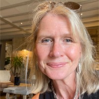 Julie Cox