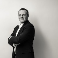 Wolfgang Holz