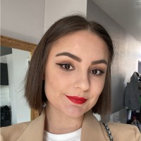 Elea Thouvenot