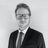 Niklas S.