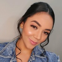 Cláudia Aline
