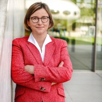 Dr. Cornelia Albert