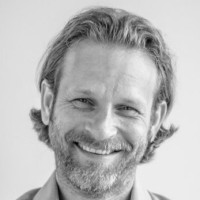 DARIUSZ KOWALCZYK
