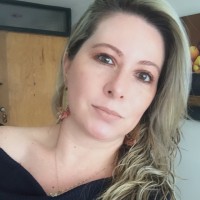 Angela Maria F.