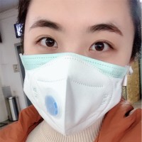 平霄莹