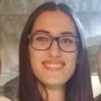 Melek Özer