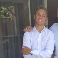 Max Van Den Broek