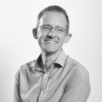Simon Dennis