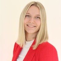 Leonie Santa