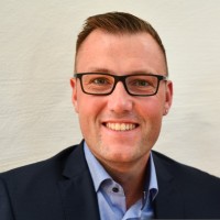 Till März