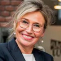 Esther van Benthem