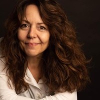 Suzanne Plucker