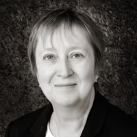 Christine Knowles