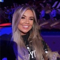 Chloe Swadkins