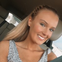 Lizzy G.