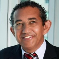 Douglas Vaz