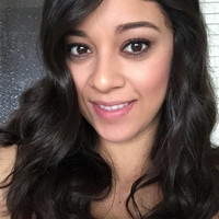 Lorena Flores