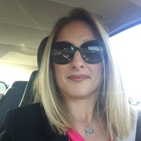 Suzana Hot