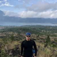 Yong Jin Lee