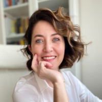 Esra Özçömlekçi