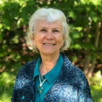 Jeanie Holt