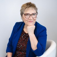 Anna Flores