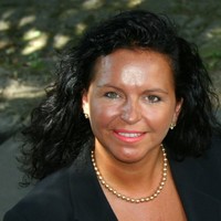 Sandie Leach