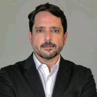 Mauricio Viveiros