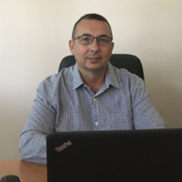 István László