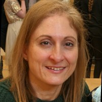Ester Ehiyazaryan-White