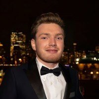 Zachary Burns