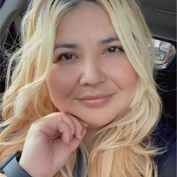 Monica Hughes (Sifuentes)