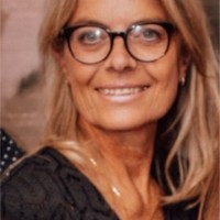 Kirsten Holst