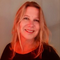 Jacqueline Van Den Broek