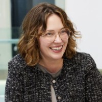 Charlotte Macken