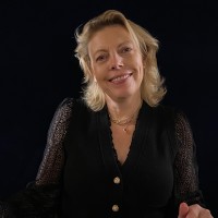 Liz Hawes