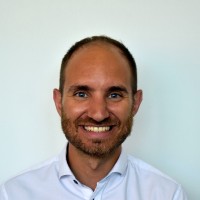 Dr. Thomas Busam