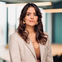 Alina Paul, Cfa