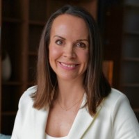 Karen Watkin, Cfa