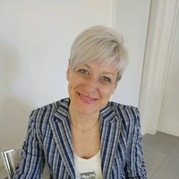 Stefanie Hell