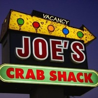 Joe'S Crab Shack At The Rowing Club