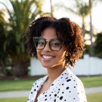Dominique Veasey-Hall, Mup
