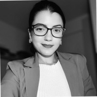 Yasmine Santa Cruz