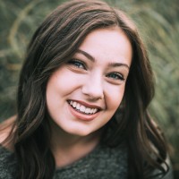 Lauren Saxton